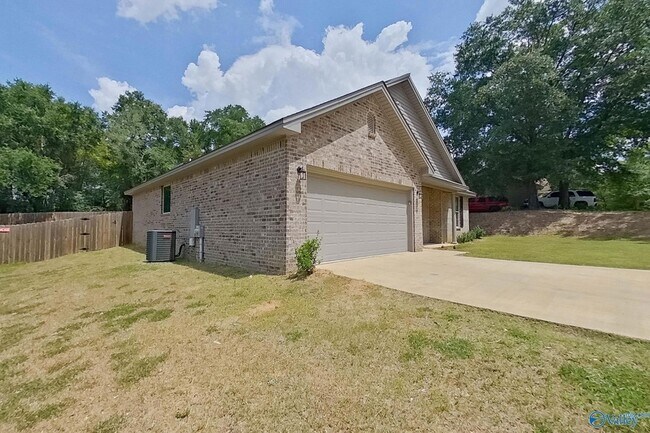 Foto del edificio - 112 Live Oak Dr