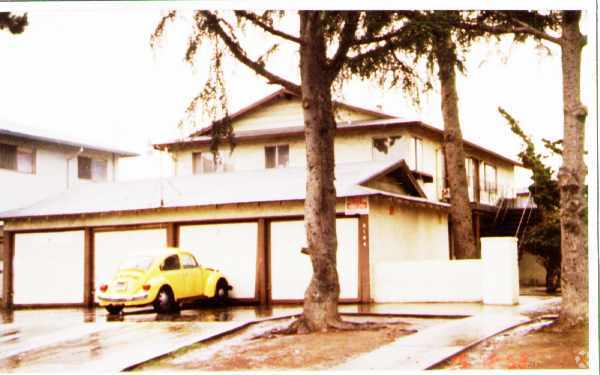 Building Photo - 3184 Williamsburg Dr