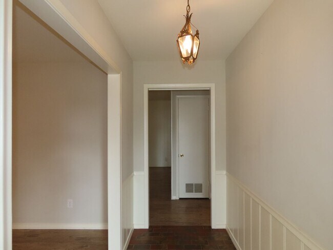 Building Photo - Beautiful 3 Bedroom, 2 Bath Home w/Storage Building!