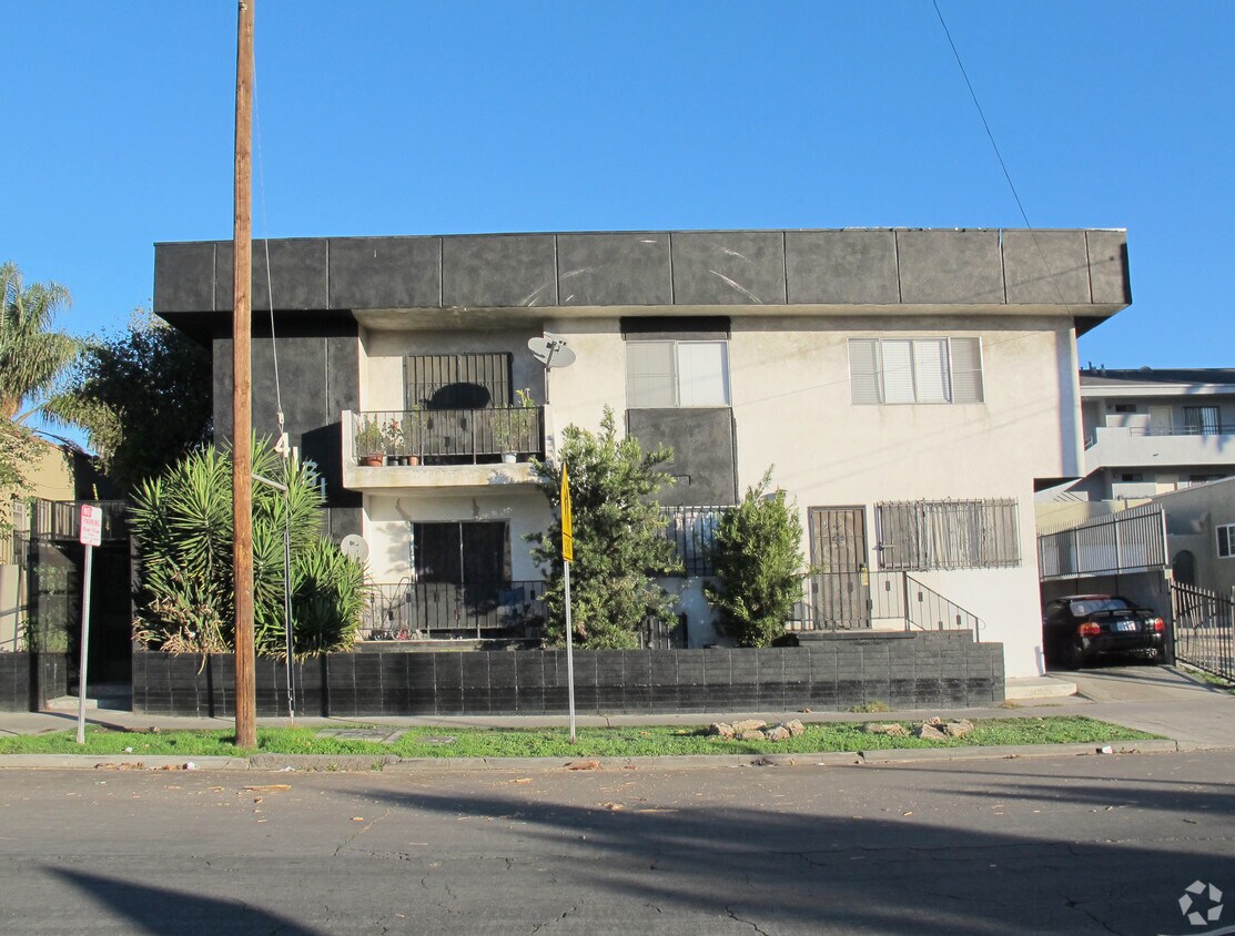 Foto del edificio - 4161 Oakwood Ave