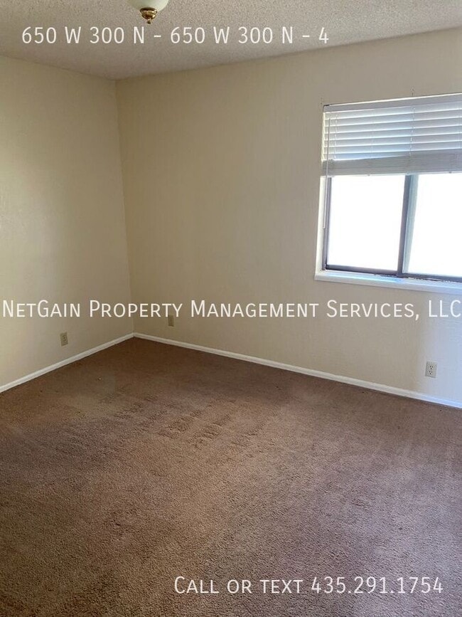 Building Photo - 650 W 300 N St