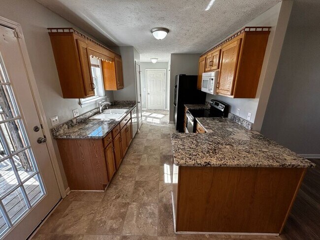 Building Photo - 1636 Joel Dr