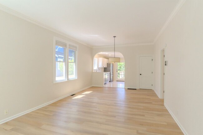 Building Photo - 3Bd/1.5Ba Seattle House