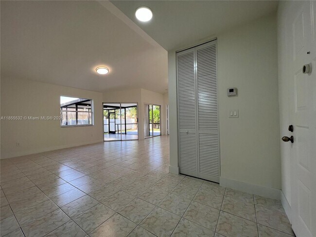 Foto del edificio - 12004 NW 13th St