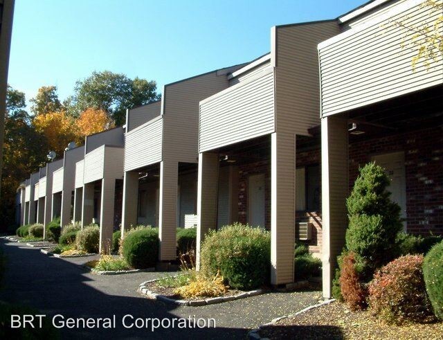 Foto del edificio - 124 Coalpit Hill Rd