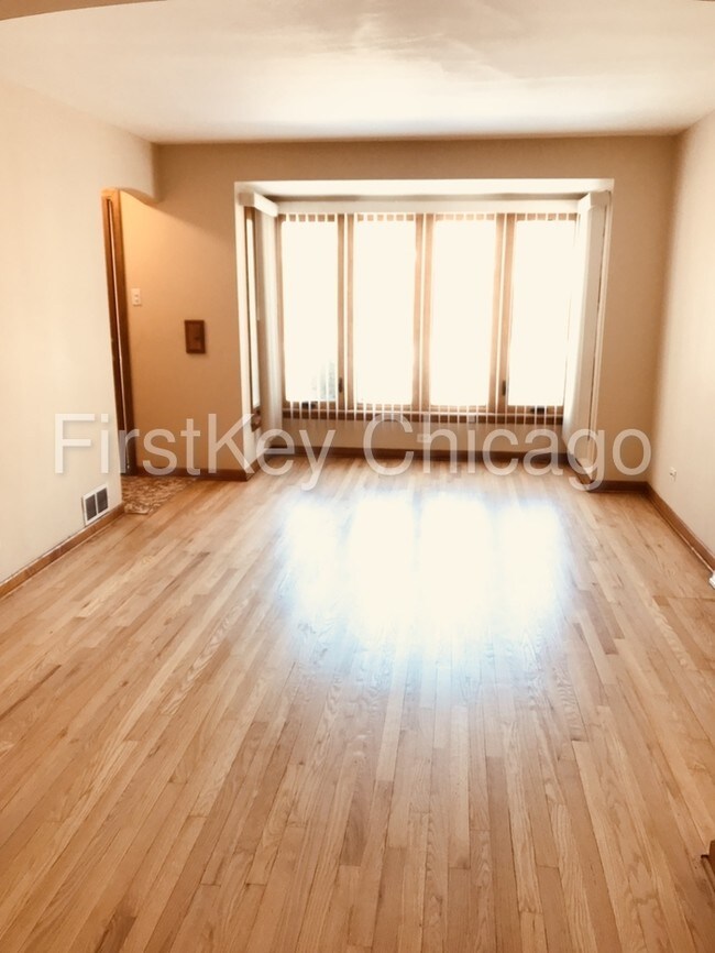 Building Photo - 2857 W 85th Pl