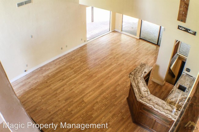 Foto del edificio - 841 Fairway Dr