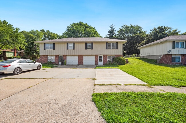 Building Photo - 16713 Bel Ray Blvd