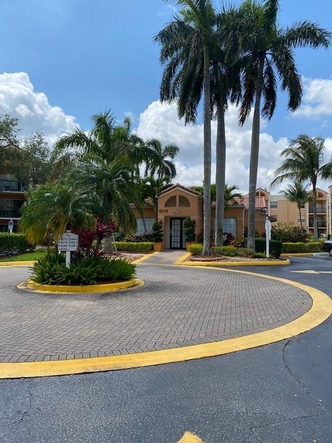 Foto del edificio - 6296 NW 186th St