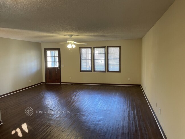 Foto del edificio - 2828 Gracewood Dr