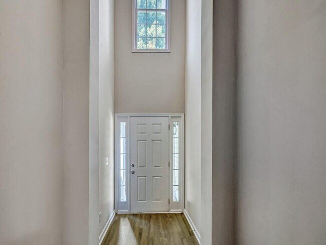 Building Photo - 2275 Gateview Ct
