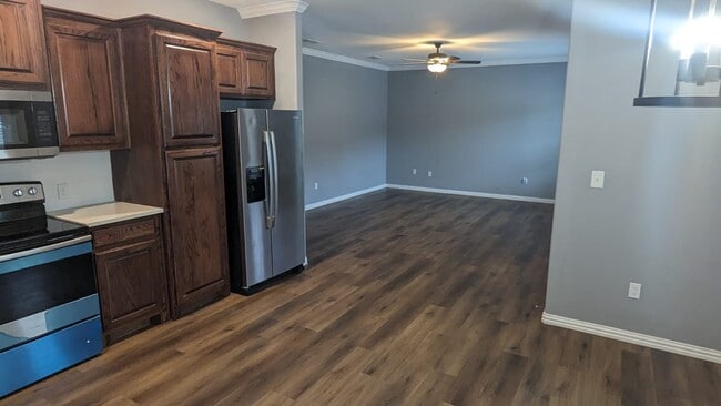 Building Photo - 1010 E Epstein St