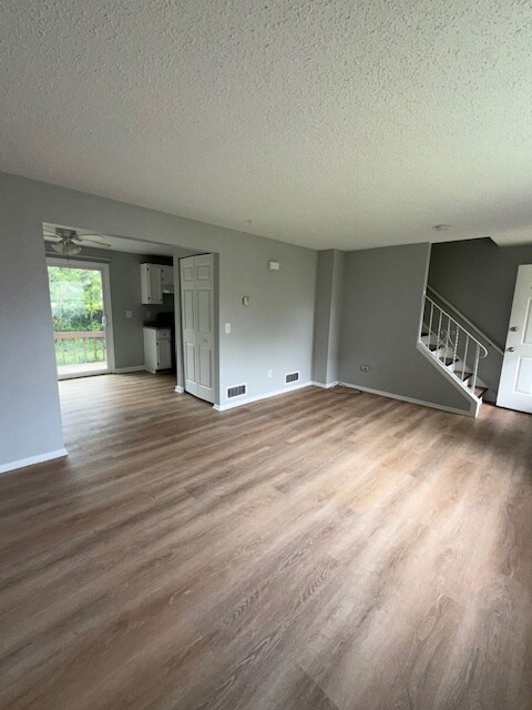 Foto del edificio - 4314 Lake Ave