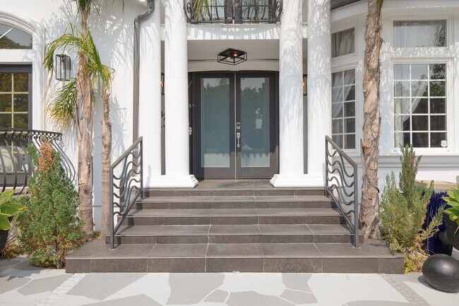 Foto del edificio - 2652 Midvale Ave