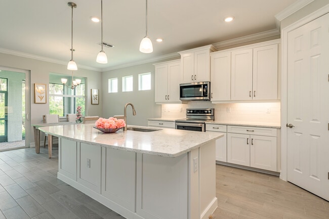 Building Photo - 339 Tamarindo Ln