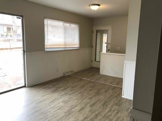 Foto del edificio - 2255 Ainsworth Dr