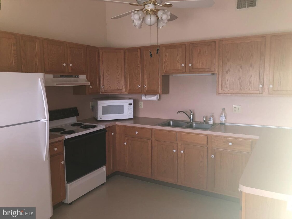 518 State St, Elmer, NJ 08318 Room for Rent in Elmer, NJ