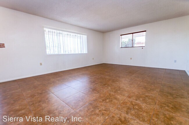 Building Photo - 3 br, 2 bath House - 597 Hegge Dr