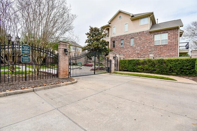 Foto del edificio - 8004 Stoneyway Dr