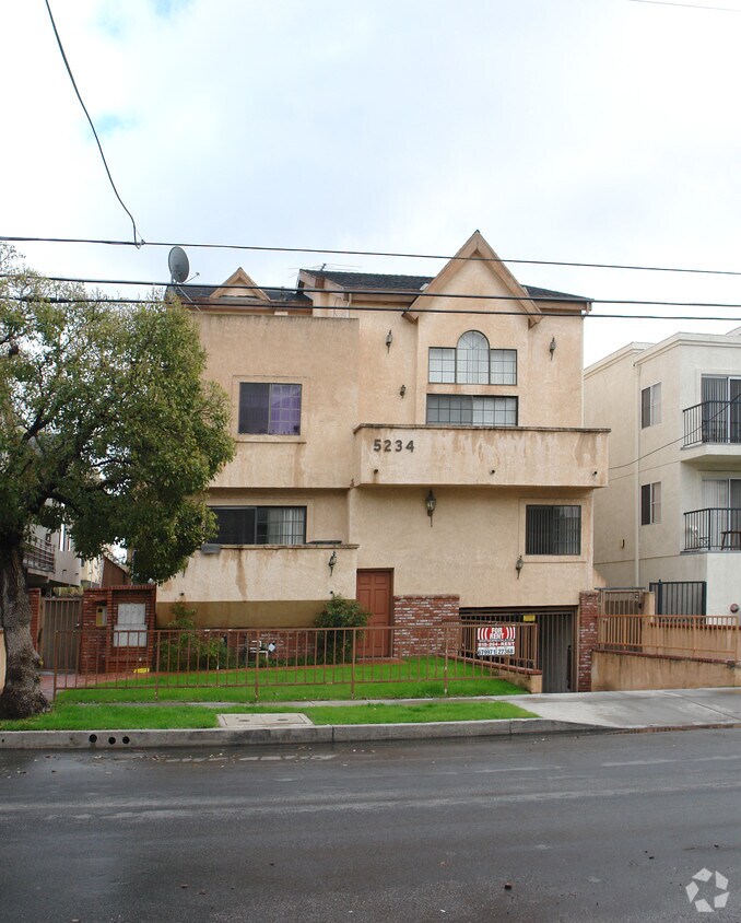 Foto del edificio - 5234 Cartwright Ave