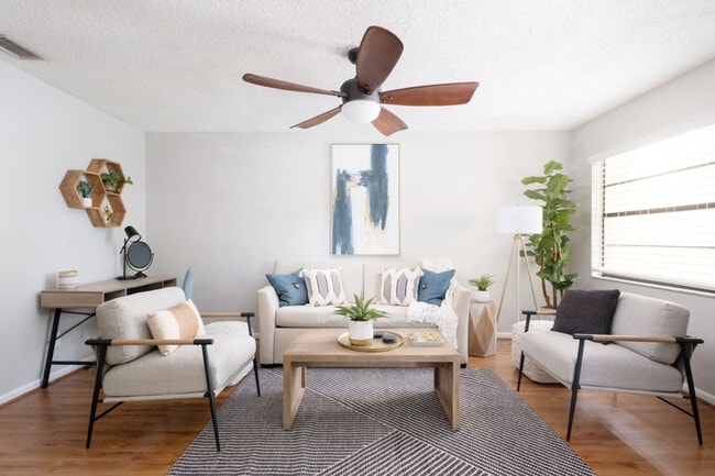 Building Photo - 3431 NW 21st Dr