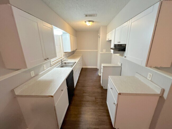 Foto del edificio - 3830 Philsdale Ave