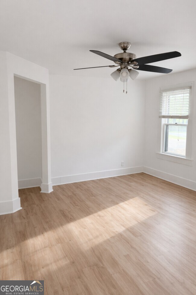 Foto del edificio - 1522 Central Ave