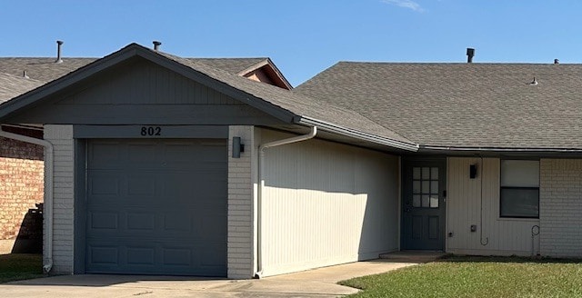 Building Photo - 802 Swan Lake Rd