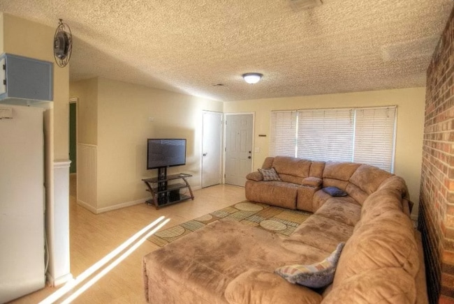 Building Photo - 2955 Rio Montana Dr