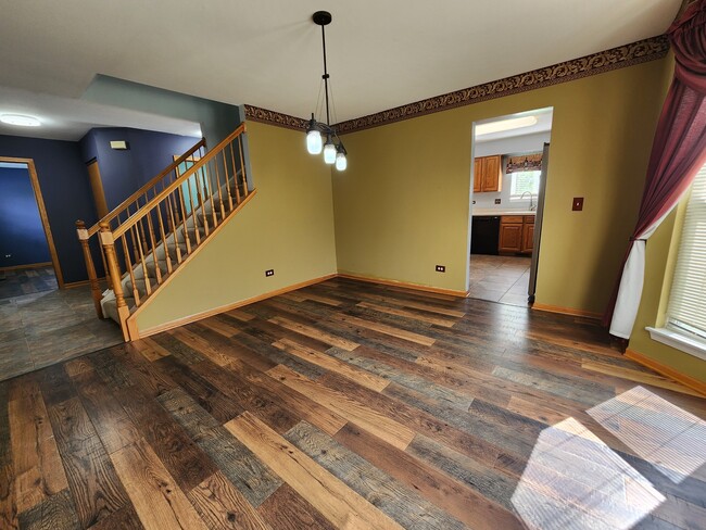 Building Photo - 5512 Stonybrook Dr