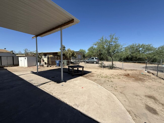 Building Photo - 2640 S Cottonwood Ln