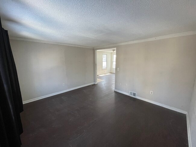 Living Room - 303 Benton St