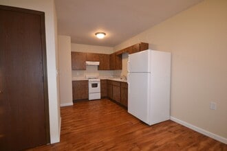 Building Photo - Creighton Apartments