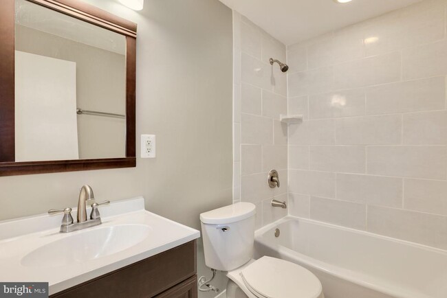 Building Photo - 14750 Dodson Dr