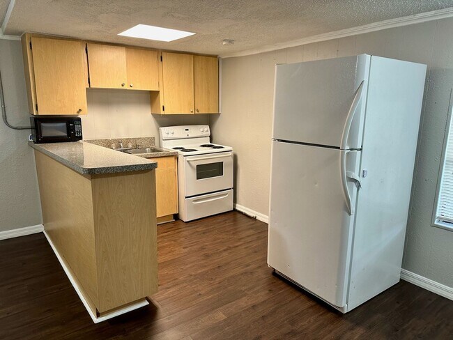 Foto del edificio - Duplex in Lake Wales now available!