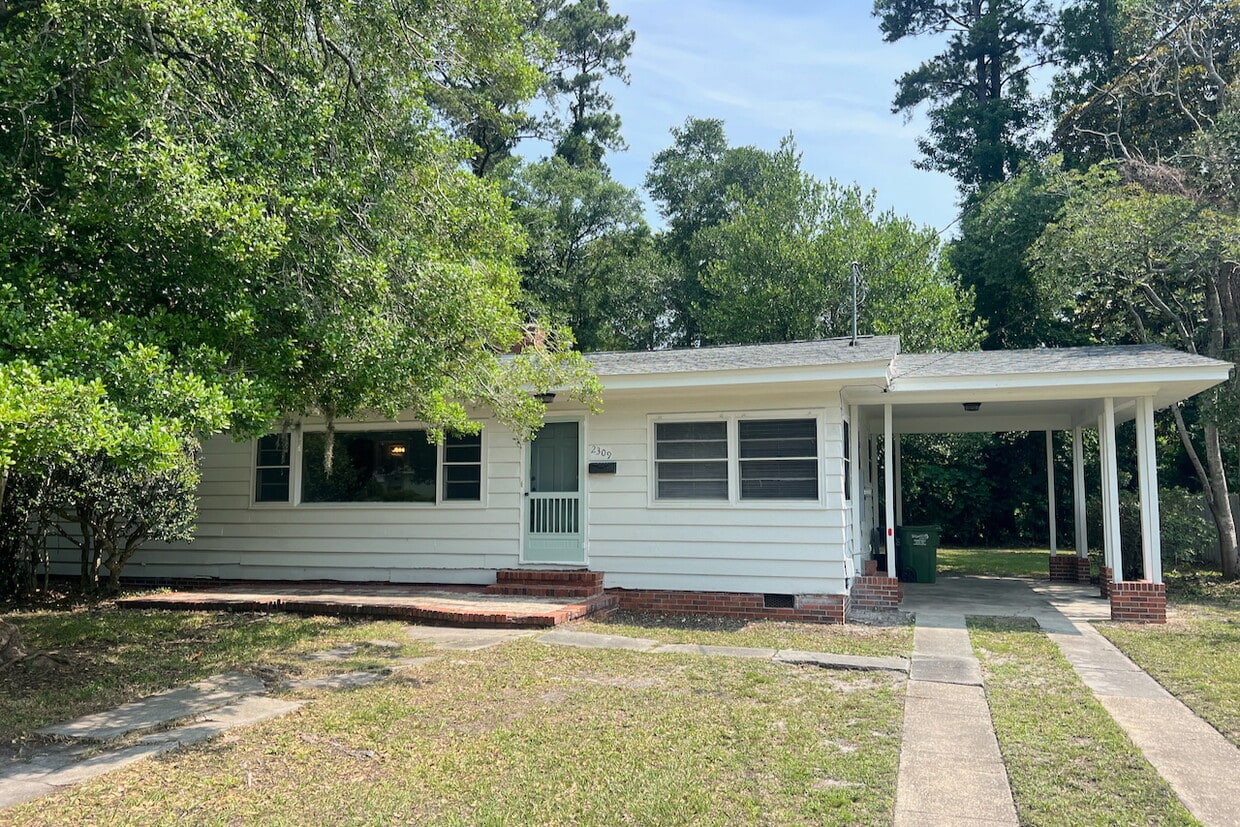 Primary Photo - 2309 Camellia Dr
