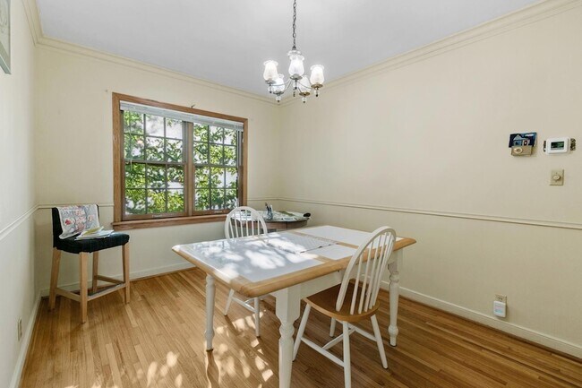 Foto del edificio - 201 Melbourne Ave SE