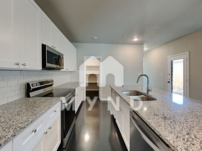 Building Photo - 442 Willow Crossing E