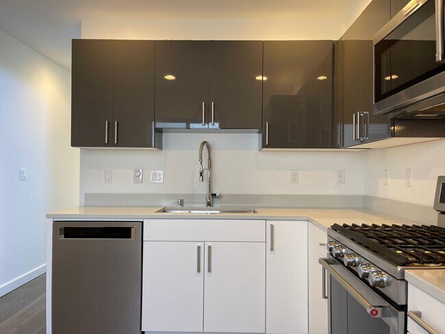 Building Photo - CLICK "REQUEST A TOUR" NOW!