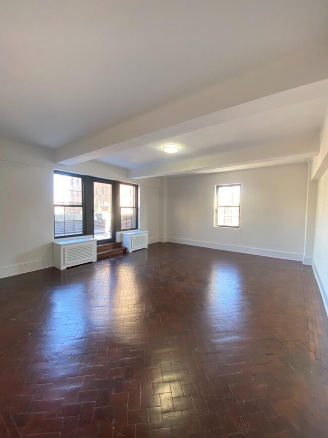 Building Photo - 160 W 73rd St