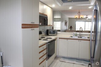 Building Photo - 16500 Kelly Cove Dr