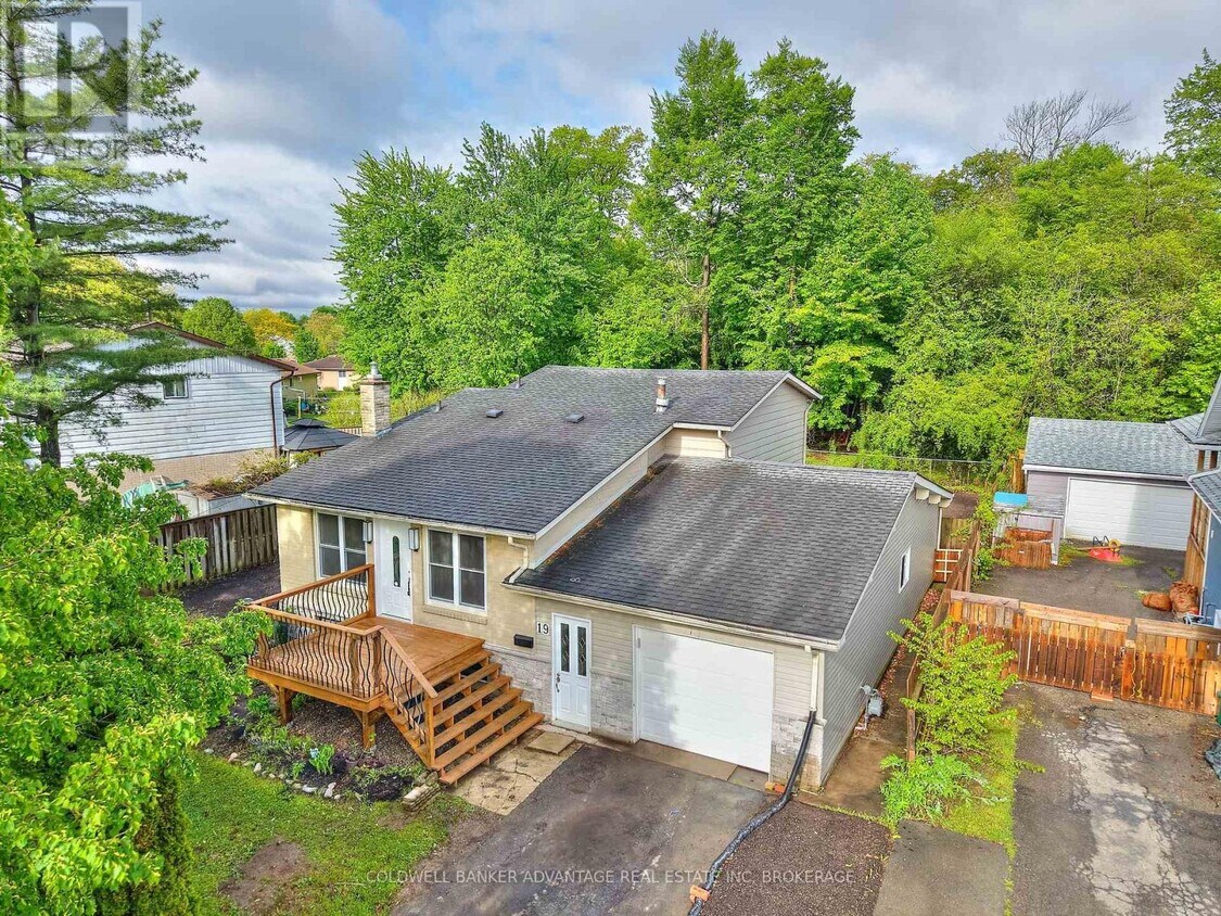 Primary Photo - 19 Leaside Dr