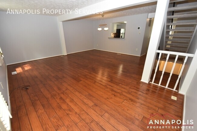 Foto del edificio - 541 Bay Dale Ct