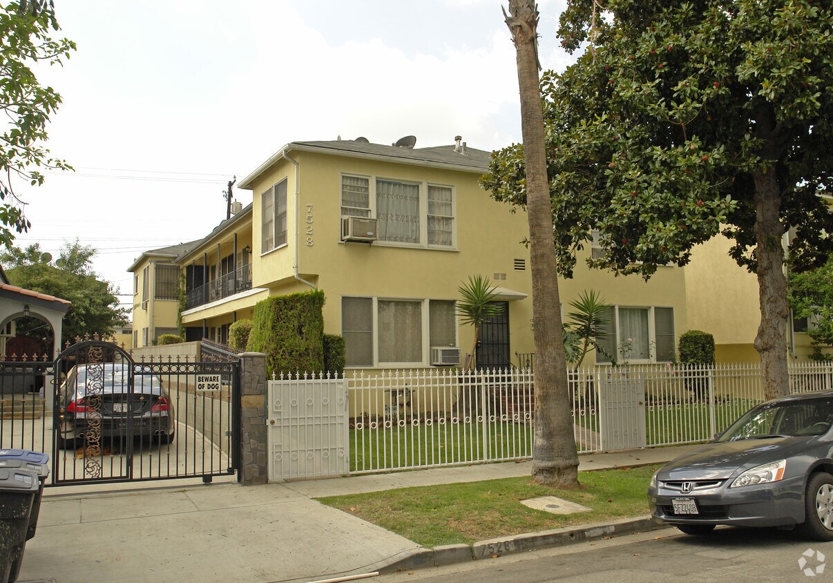 Building Photo - 7528-7534 Norton Ave