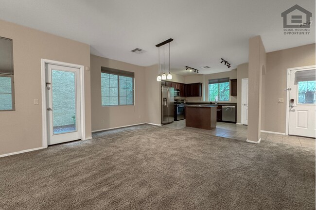 Building Photo - 3Bed/2.5Bath House at Union Hills Dr/32nd St! Ready for Immediate Move-In!