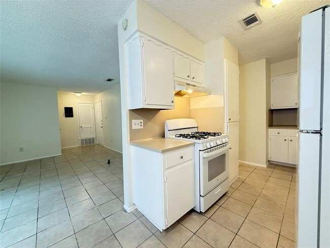 Foto del edificio - 10613 Golden Quail Dr