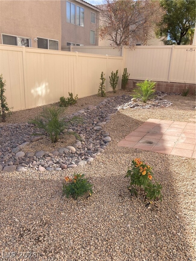 Building Photo - 9519 Milkweed Canyon Ave