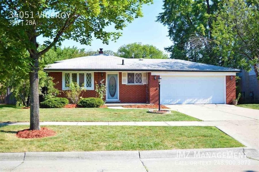 Primary Photo - 3 bed 2 bath brick home for rent