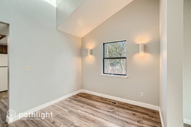 Foto del edificio - 12116 SE 280th St, Kent, WA, 98030