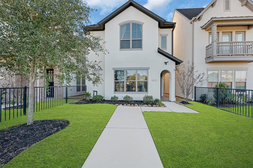Foto principal - 5215 Galahad Ct